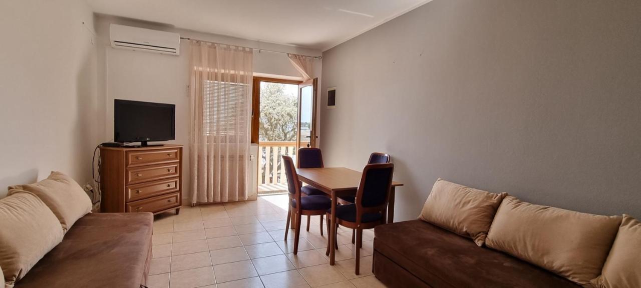 Idila Sea Front Apartments Медулин Екстер'єр фото